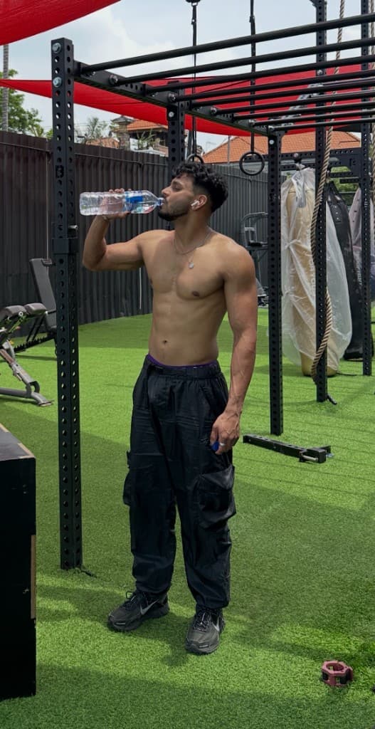 Shraz training at an outdoor gym